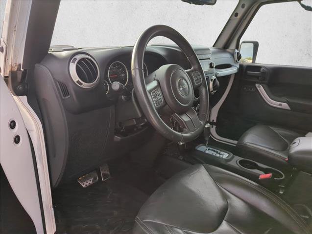 Used 2016 Jeep Wrangler Sahara w/ Connectivity Group image 11