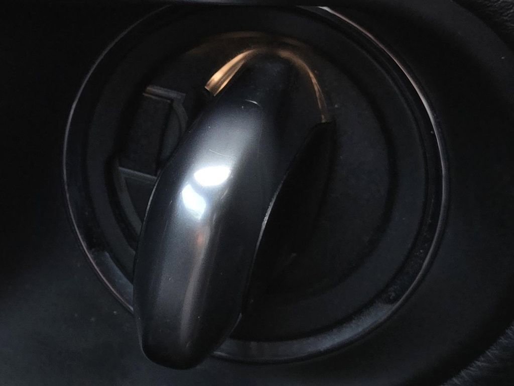 Used 2023 Porsche Macan image 32