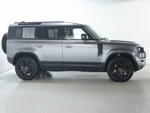 Used 2023 Land Rover Defender 110 SE image 10