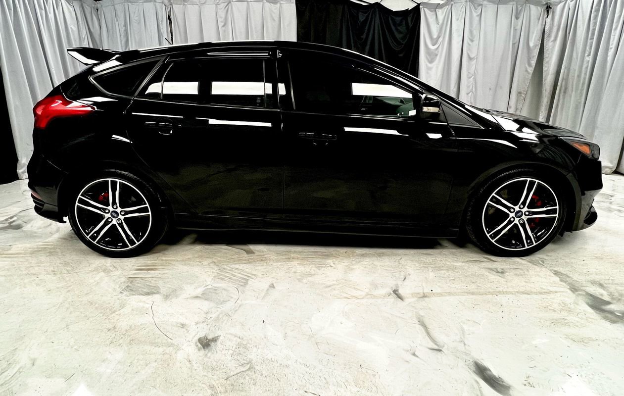 Used 2016 Ford Focus ST image 5