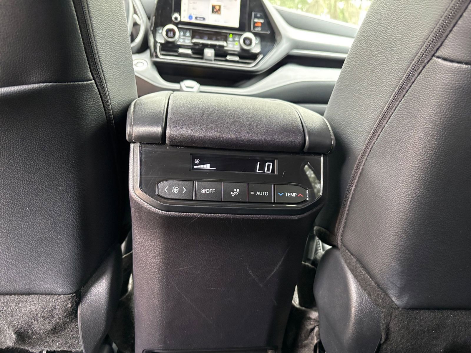 Used 2025 Toyota Highlander XSE AWD/4WD image 24