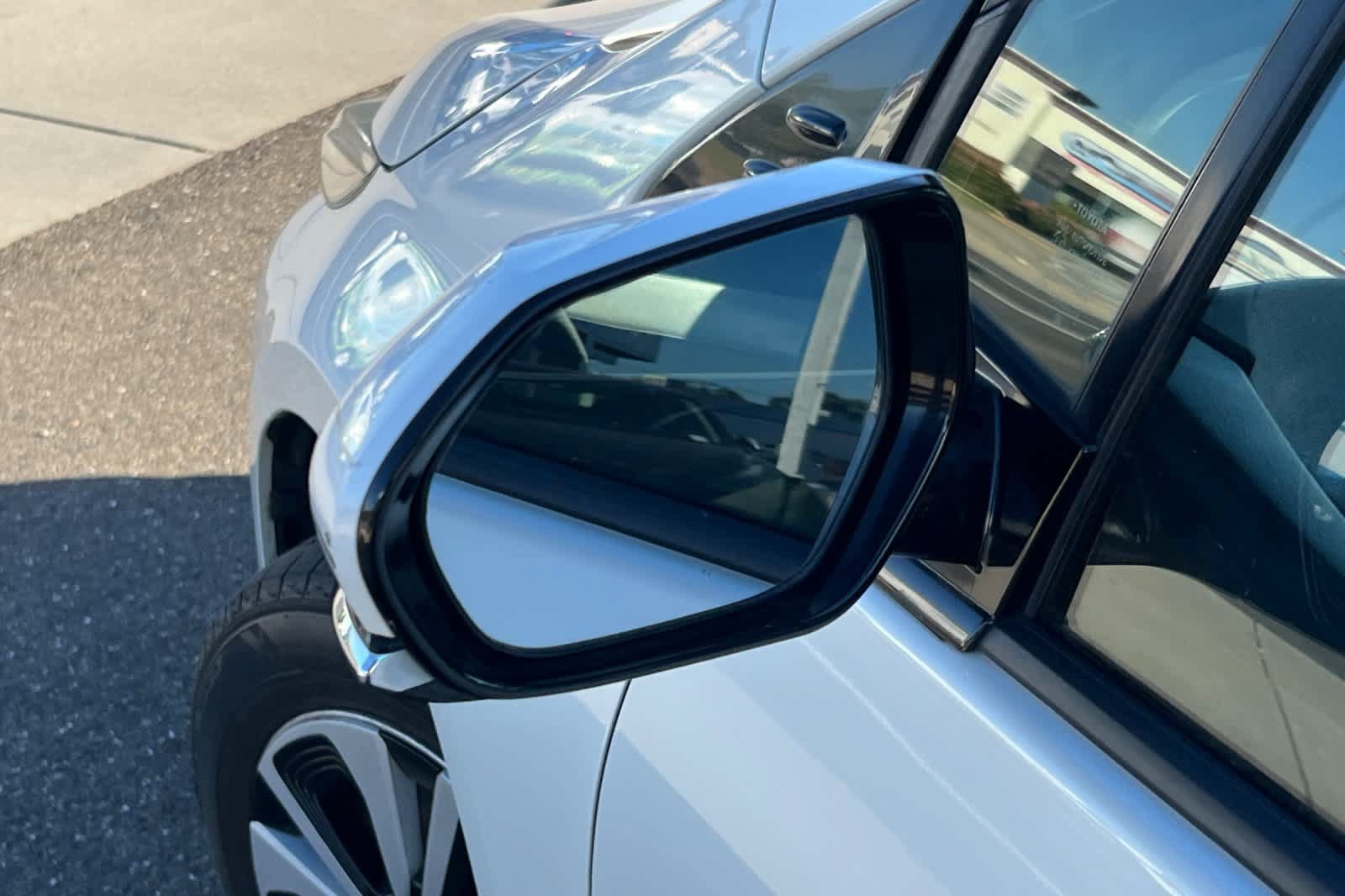 Used 2018 Toyota Prius Prime Plus w/ Carpet Mat Package FWD image 9