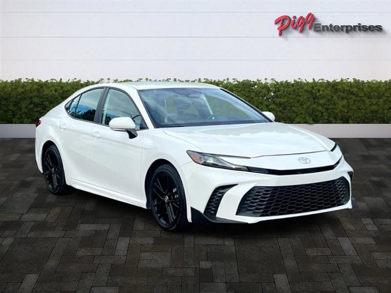Used 2025 Toyota Camry SE image 6