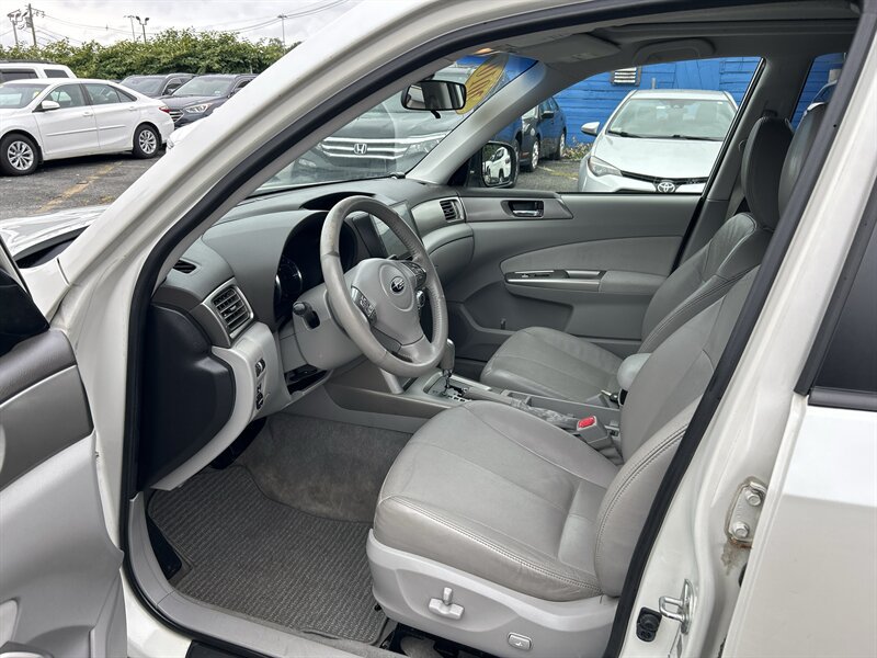 Used 2010 Subaru Forester 2.5X Limited AWD/4WD image 10