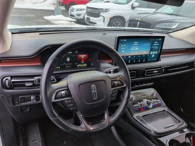 Used 2023 Lincoln Nautilus Reserve image 7