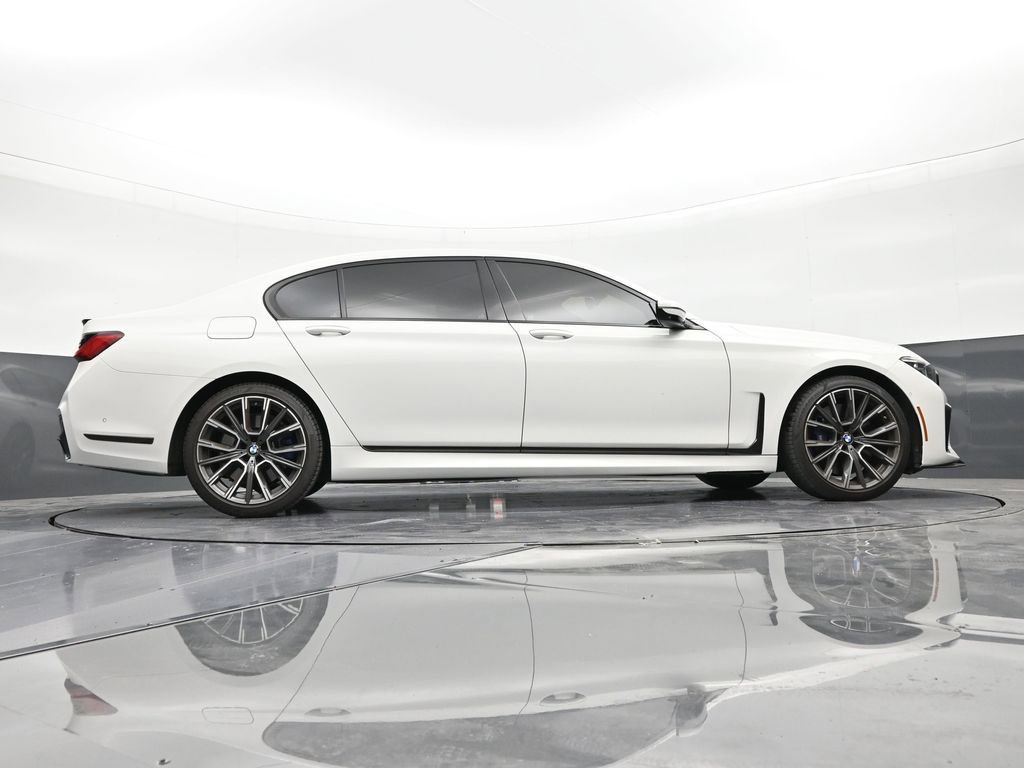 Used 2021 BMW 750i xDrive w/ M Sport Package AWD/4WD image 25