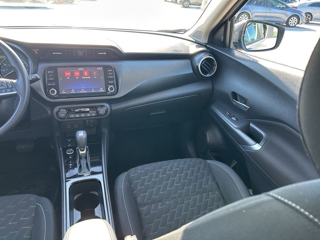 Used 2022 Nissan Kicks SV image 12