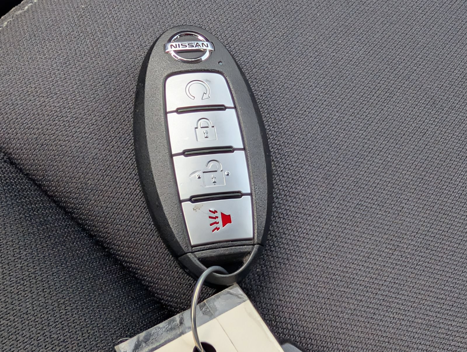 Used 2021 Nissan Titan SV w/ SV Convenience Package RWD image 34