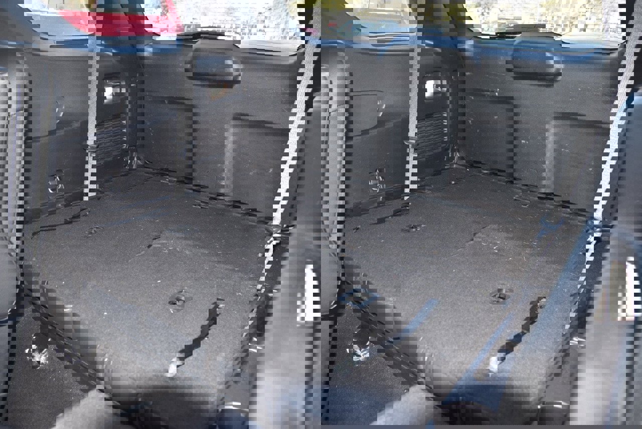 Used 2020 Ford Explorer XLT w/ Equipment Group 202A image 13