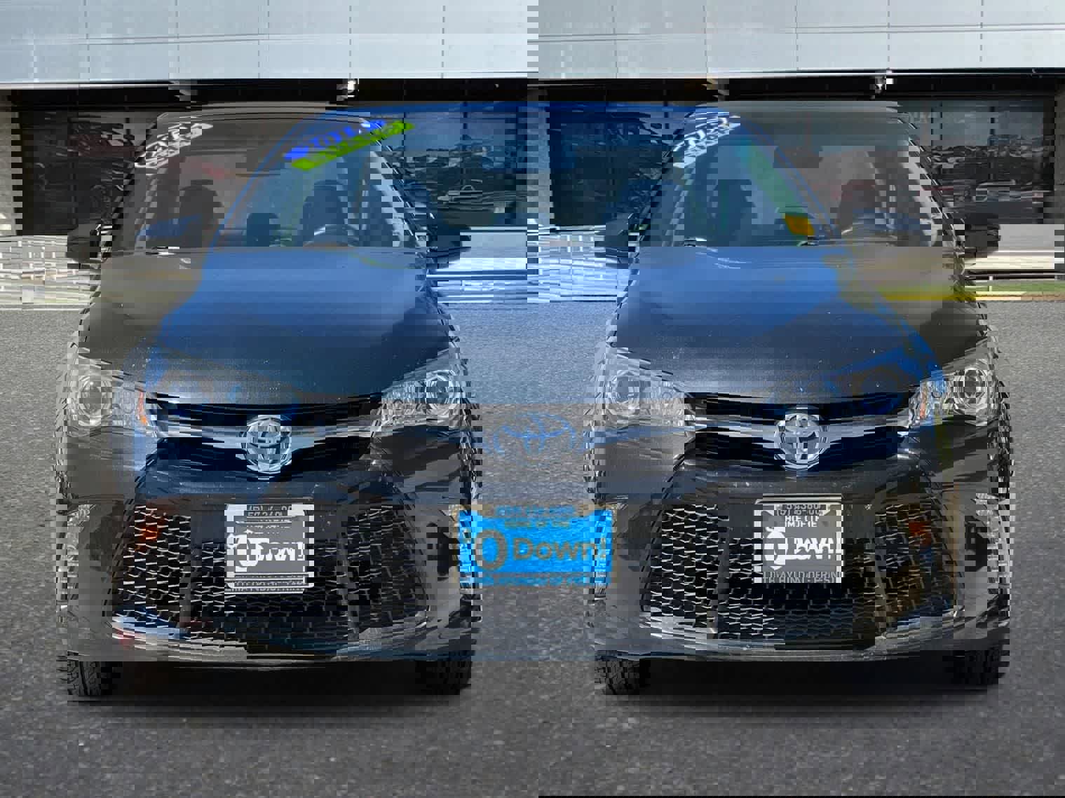 Used 2015 Toyota Camry SE w/ Moonroof Package image 11