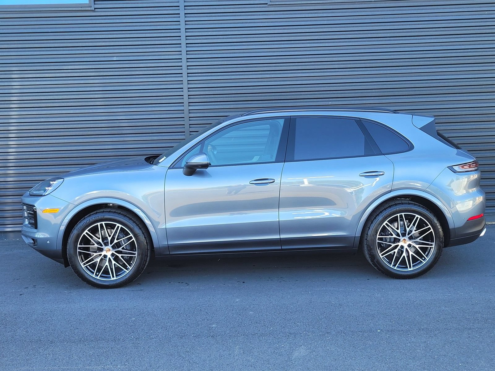 New 2026 Porsche Cayenne AWD/4WD image 2