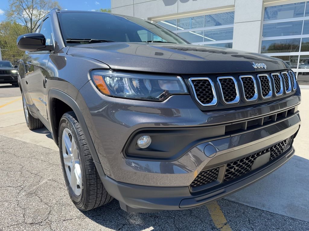 Used 2023 Jeep Compass Latitude w/ Convenience Group image 12