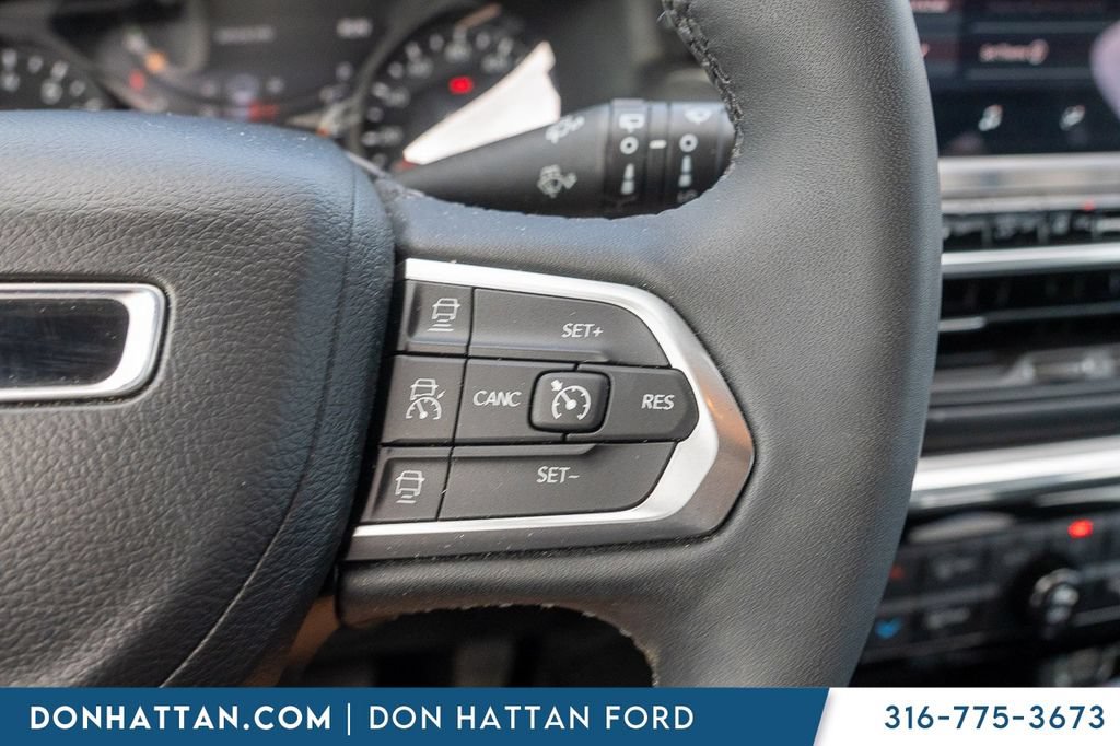 Used 2023 Jeep Compass Limited AWD/4WD image 11