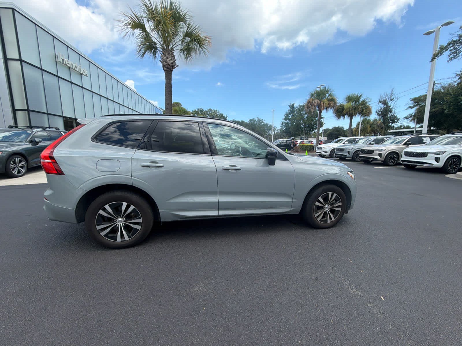 Certified 2024 Volvo XC60 B5 Core w/ Protection Package Premier AWD/4WD image 57