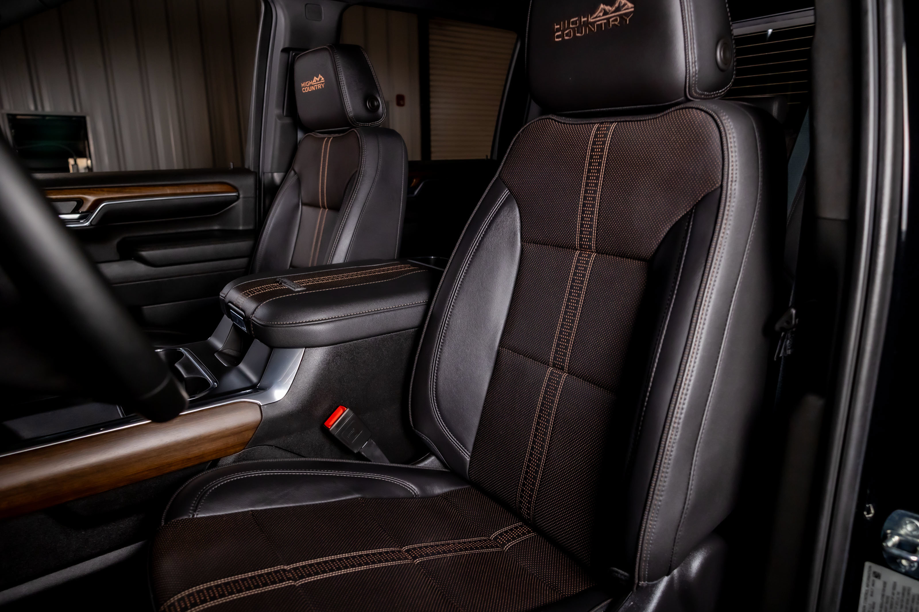 Used 2024 Chevrolet Silverado 2500 High Country w/ High Country Premium Package AWD/4WD image 5