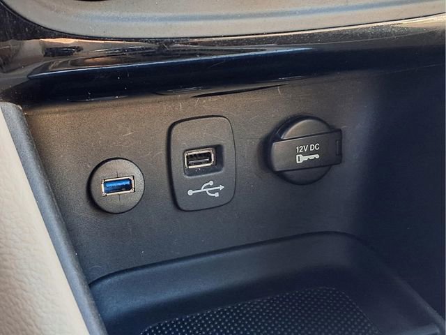 Used 2011 Chrysler 200 Limited FWD image 8
