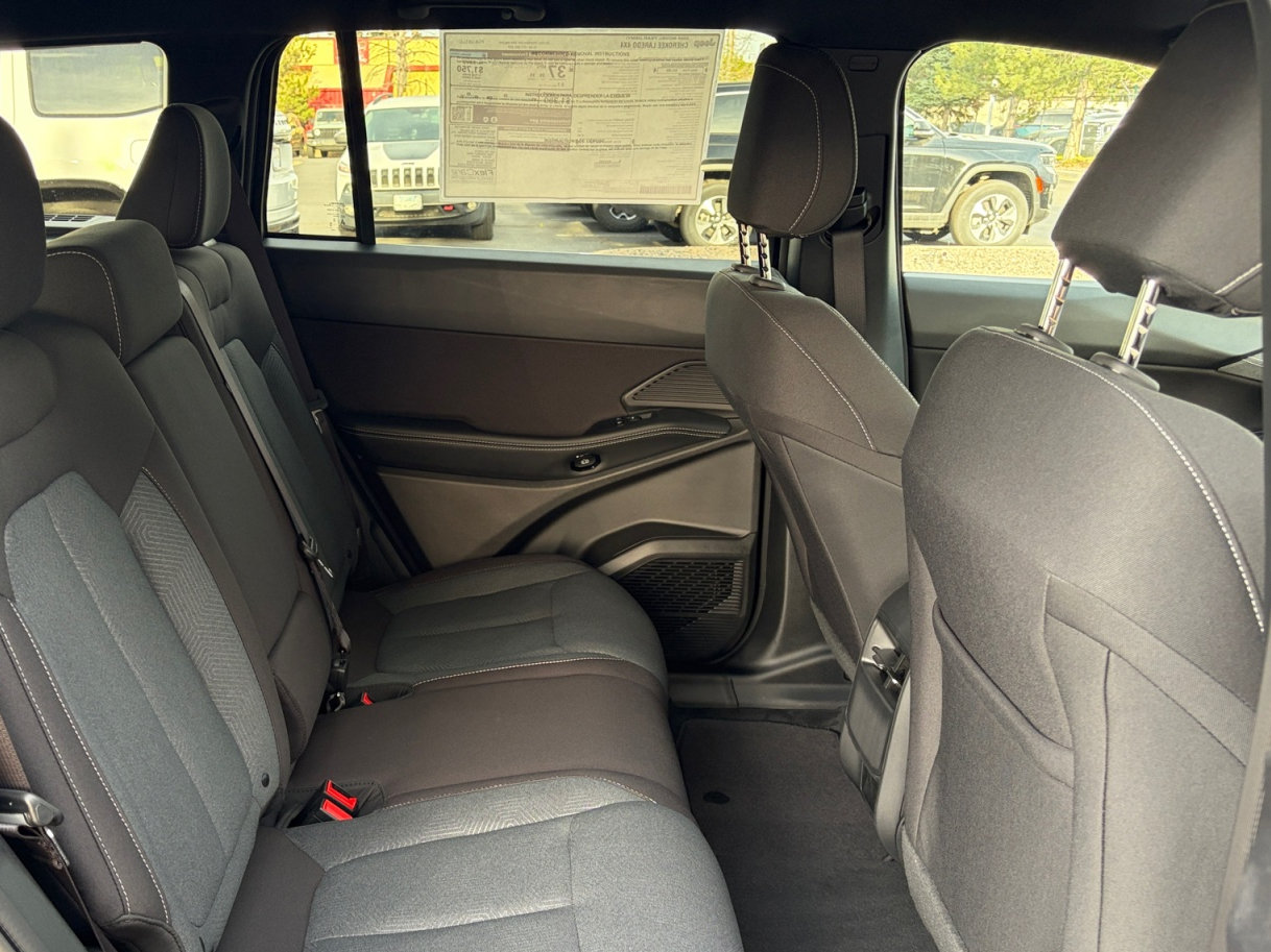 New 2026 Jeep Cherokee Laredo AWD/4WD image 21