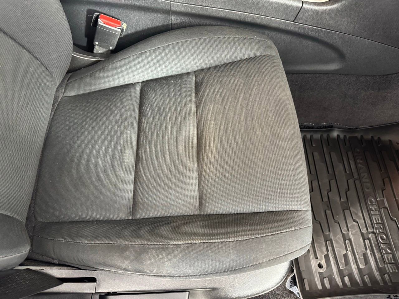 Used 2015 Jeep Grand Cherokee Laredo w/ Quick Order Package 23E image 31