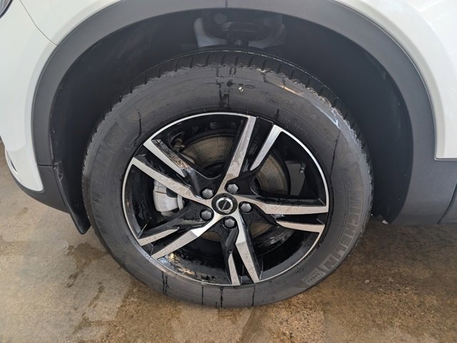 Used 2026 Volvo XC40 B5 Core w/ Climate Package image 10