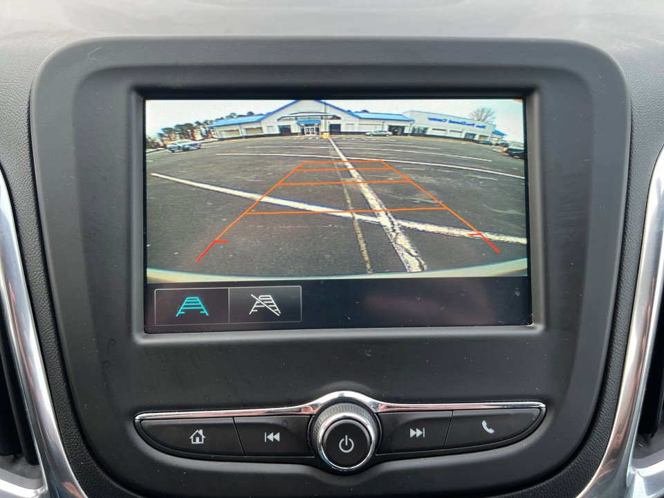 Used 2018 Chevrolet Equinox LT image 23