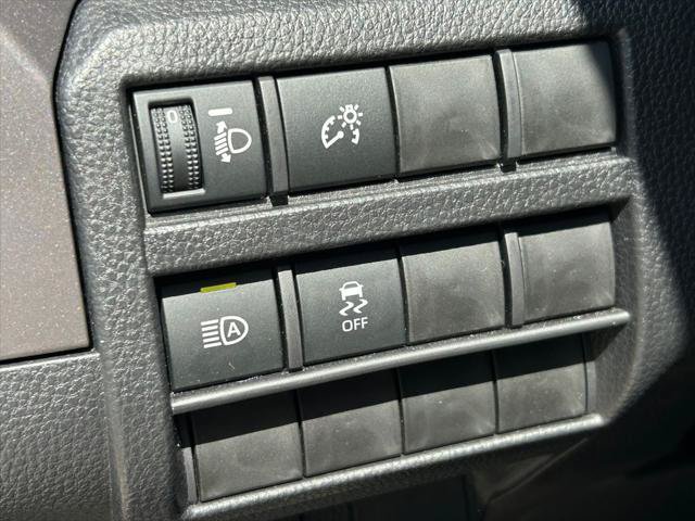 Certified 2025 Toyota Tacoma SR5 AWD/4WD image 24