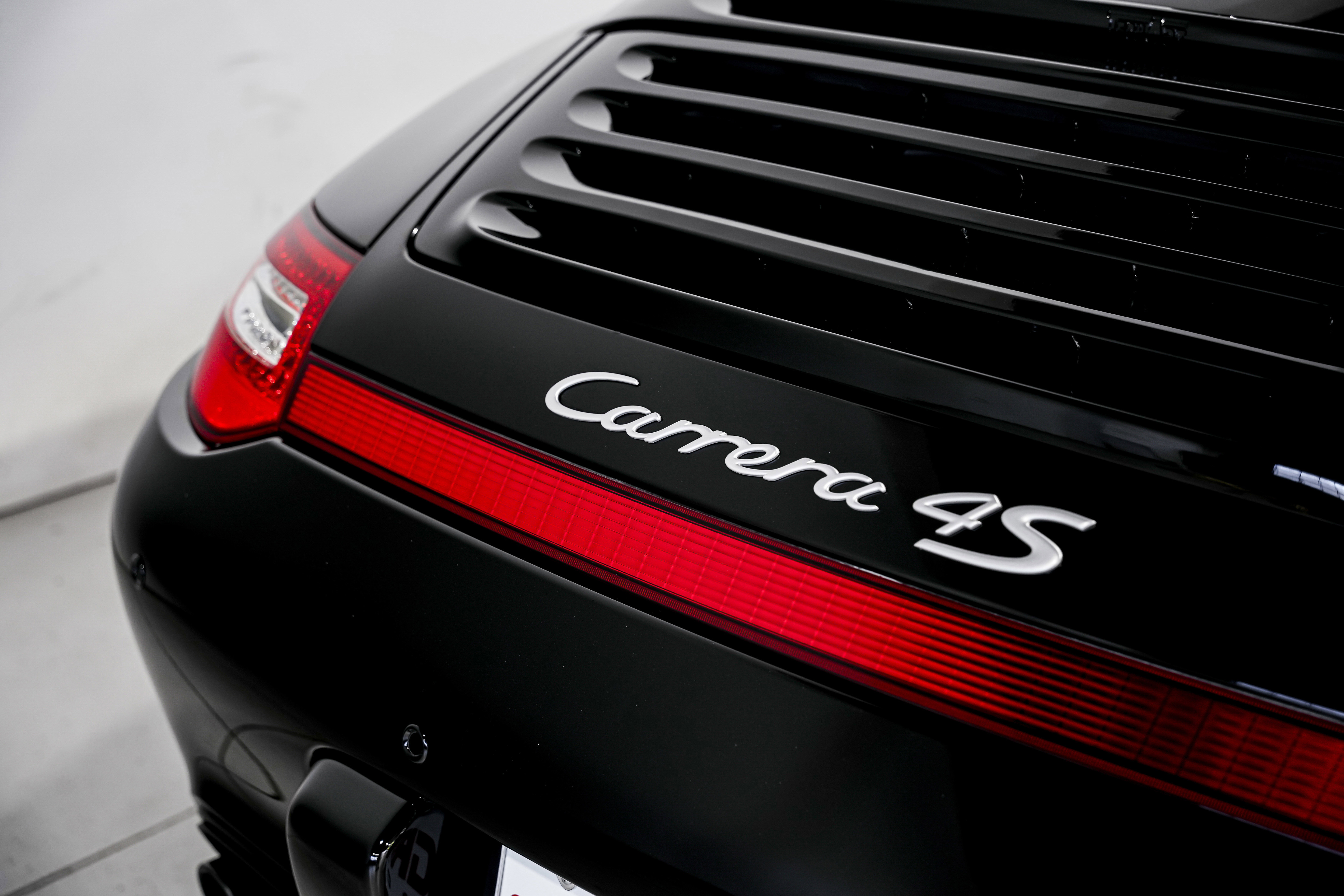 Used 2011 Porsche 911 Carrera 4S image 36