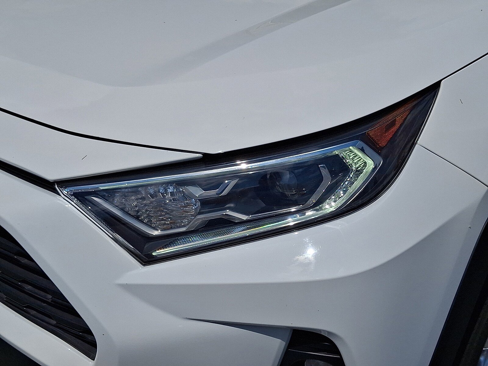 Used 2019 Toyota RAV4 XLE w/ Carpet Mat Package AWD/4WD image 10