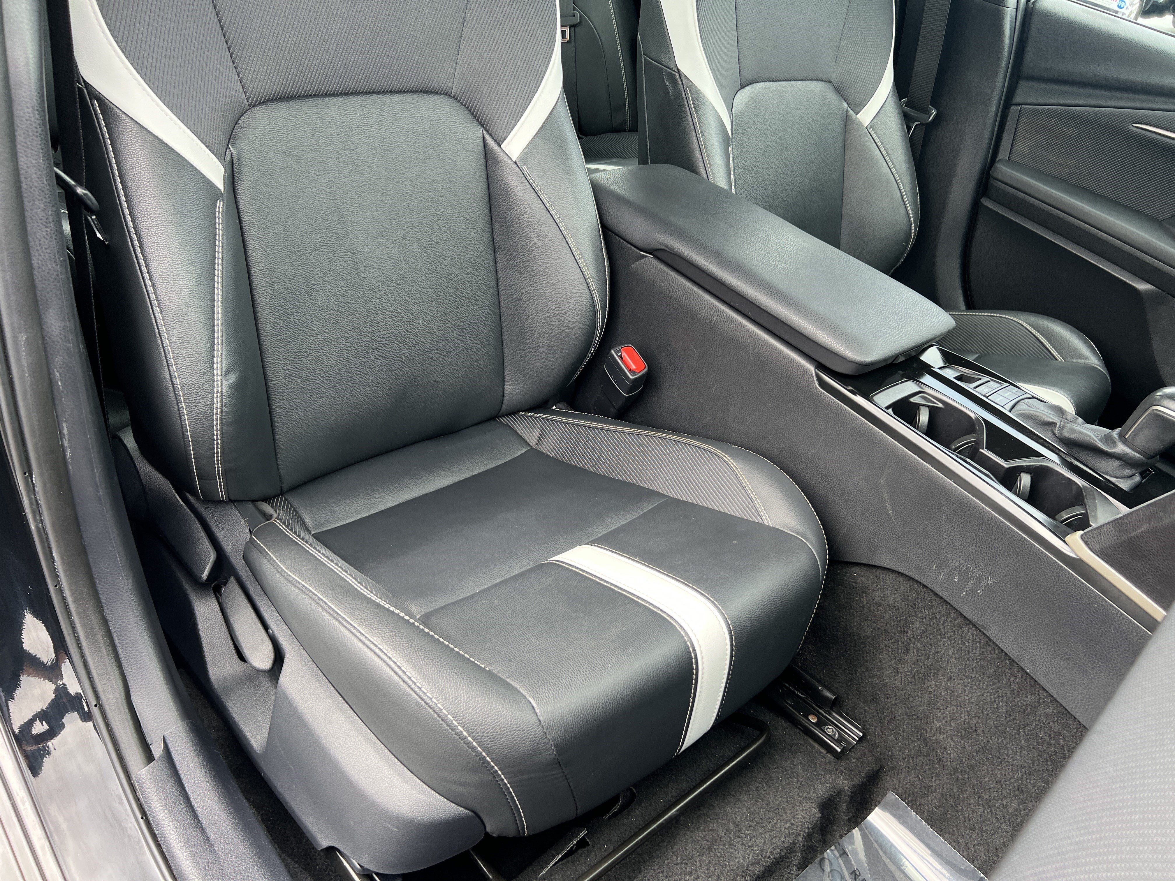 Used 2025 Toyota Camry SE FWD image 23