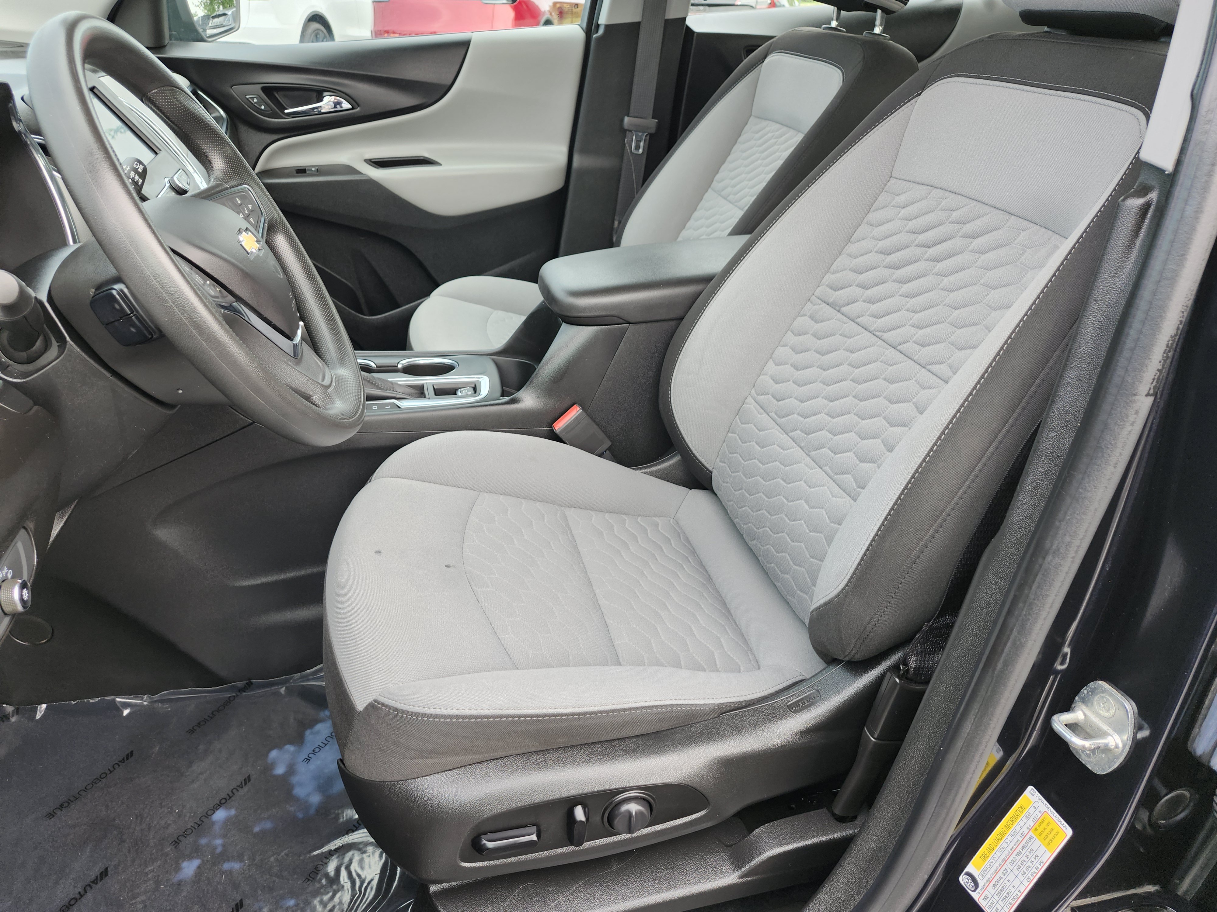 Used 2020 Chevrolet Equinox LS AWD/4WD image 24