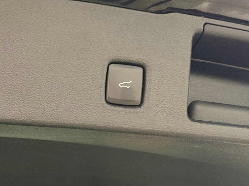 Used 2024 Ford Escape Platinum image 22