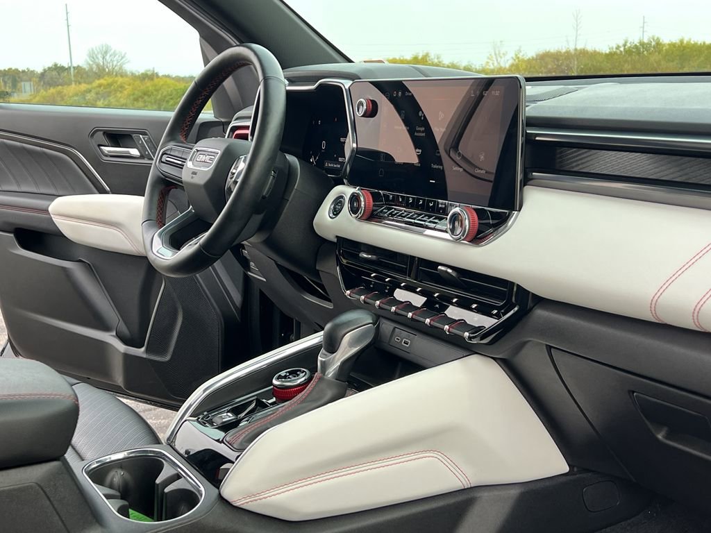 Used 2023 GMC Canyon AT4X image 28