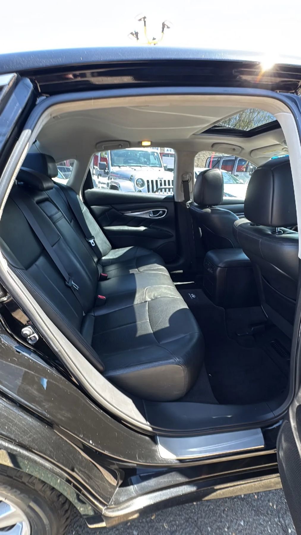 Used 2012 INFINITI M37 x w/ Premium Pkg AWD/4WD image 18