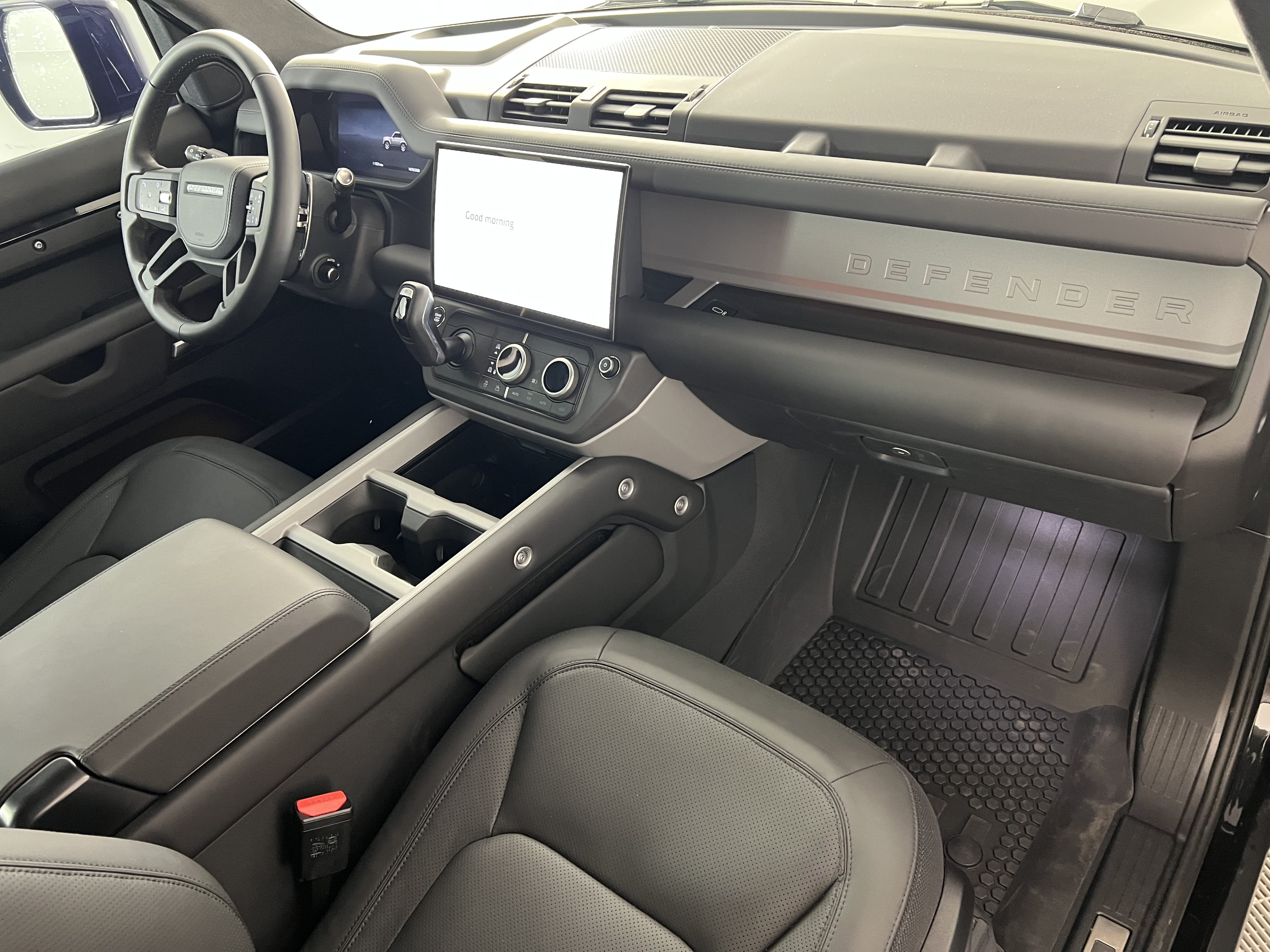 Used 2026 Land Rover Defender 90 V8 AWD/4WD image 25