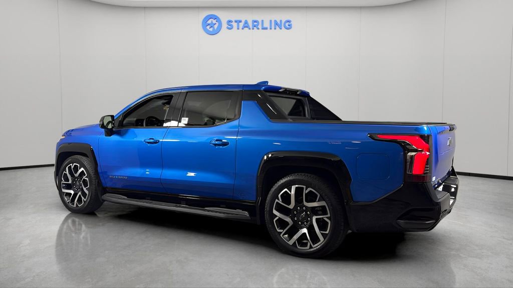 Certified 2025 Chevrolet Silverado EV RST AWD/4WD image 4