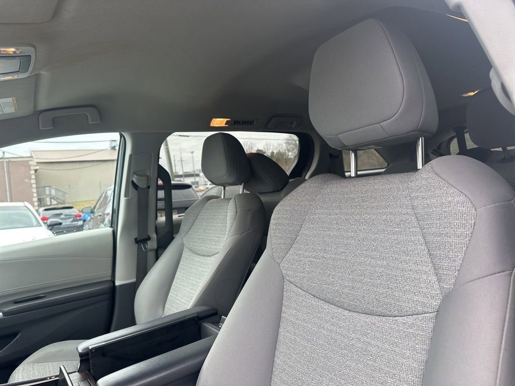 Used 2022 Toyota Sienna LE image 9