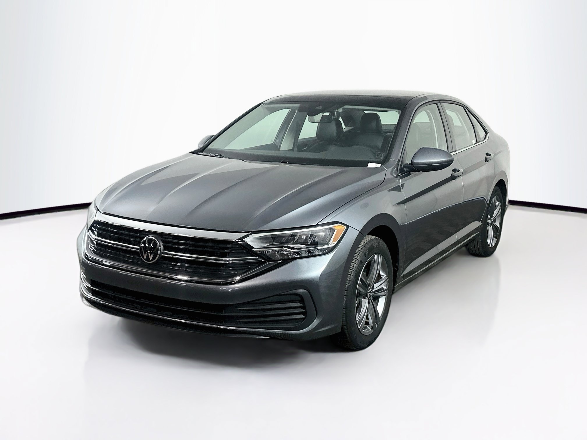 Used 2024 Volkswagen Jetta SE w/ Panoramic Sunroof Package FWD image 3