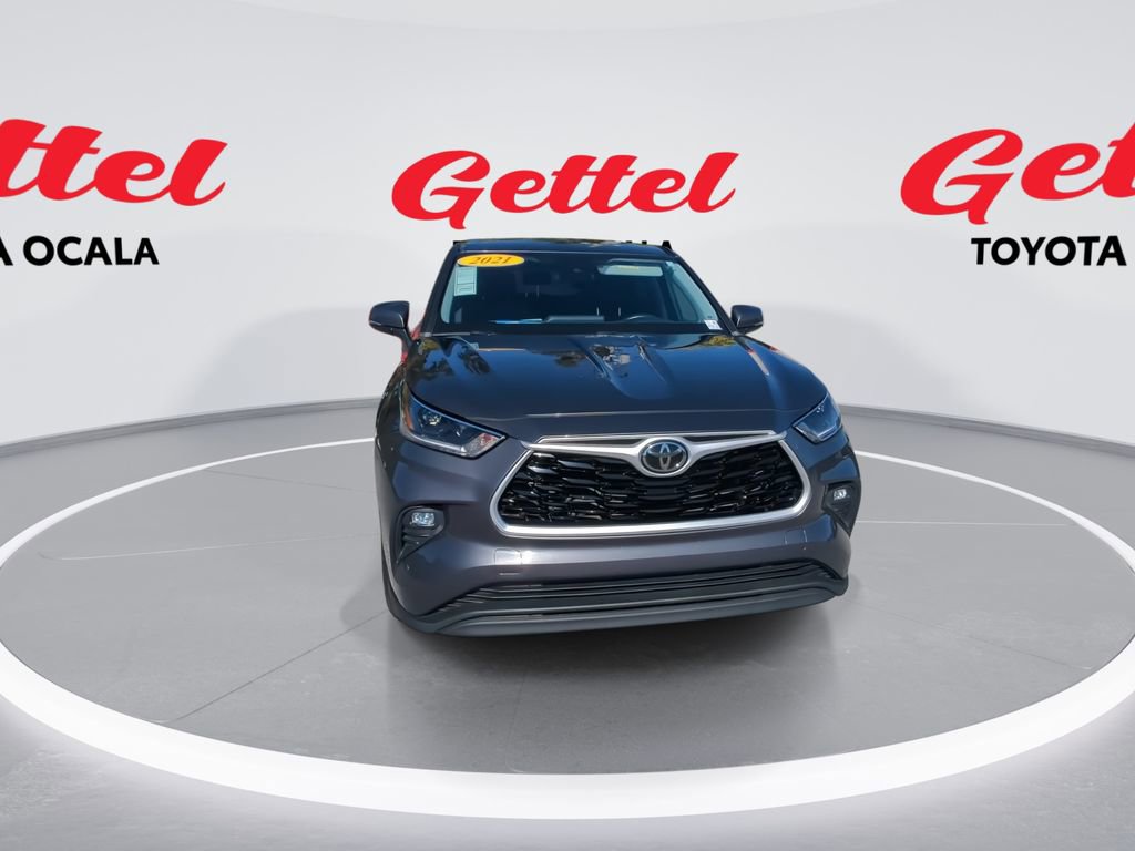 Used 2021 Toyota Highlander LE image 3