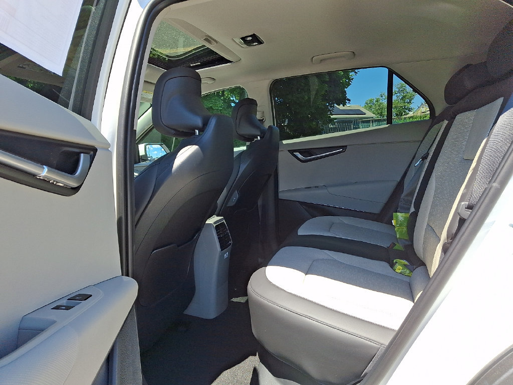 New 2026 Kia Niro Wave w/ Wave Preserve Package FWD image 5