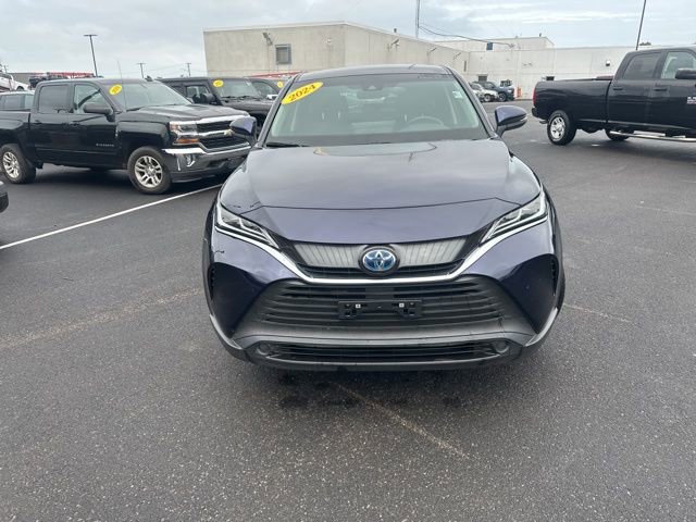 Used 2024 Toyota Venza LE AWD/4WD image 3