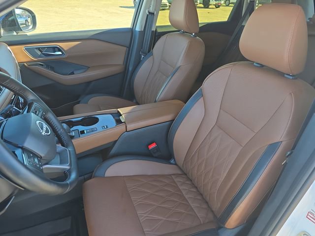 Used 2025 Nissan Rogue Platinum w/ Platinum Premium Package image 15