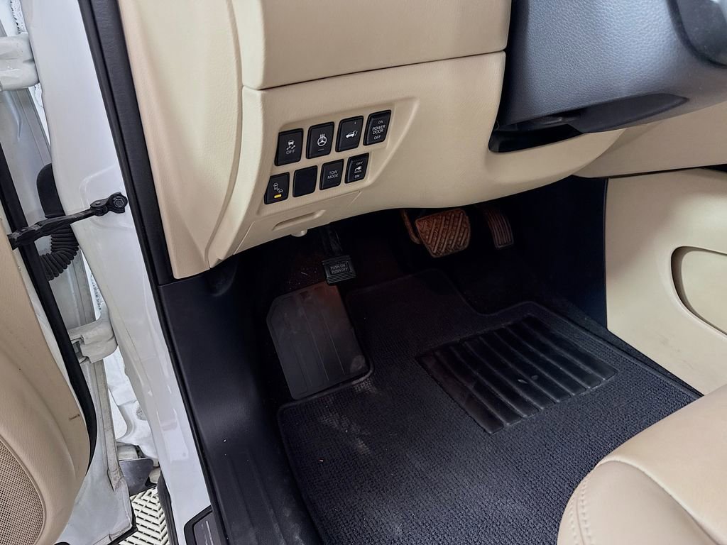 Used 2017 Nissan Pathfinder SL image 10