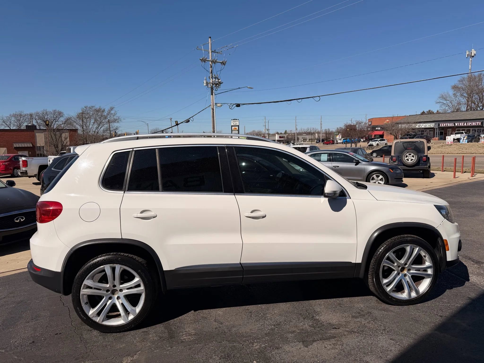 Used 2013 Volkswagen Tiguan S FWD image 7