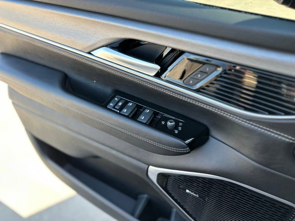 New 2025 Jeep Wagoneer Series III w/ Premium Group I image 34