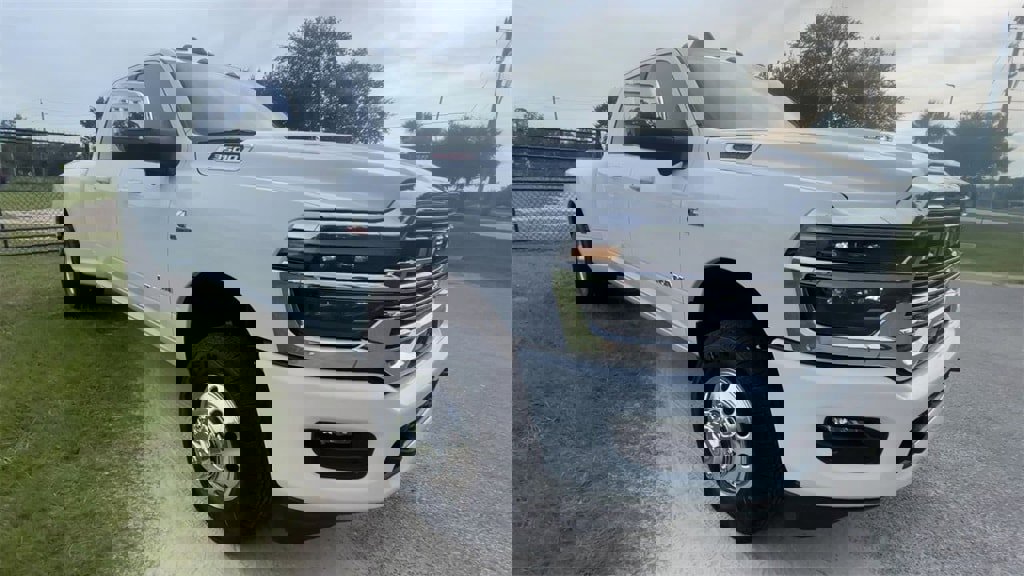 New 2026 RAM 3500 Laramie w/ Max Tow Package image 2