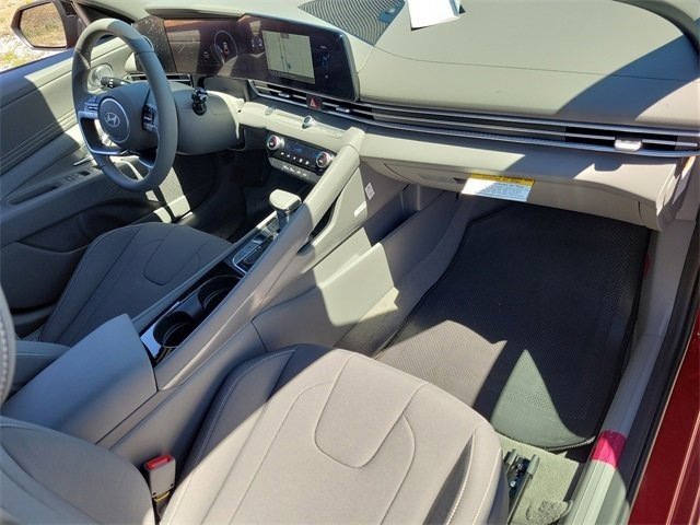 New 2025 Hyundai Elantra SEL image 13