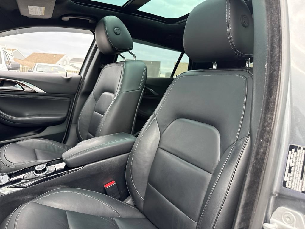Used 2017 INFINITI QX30 Premium w/ Navigation Package AWD/4WD image 14