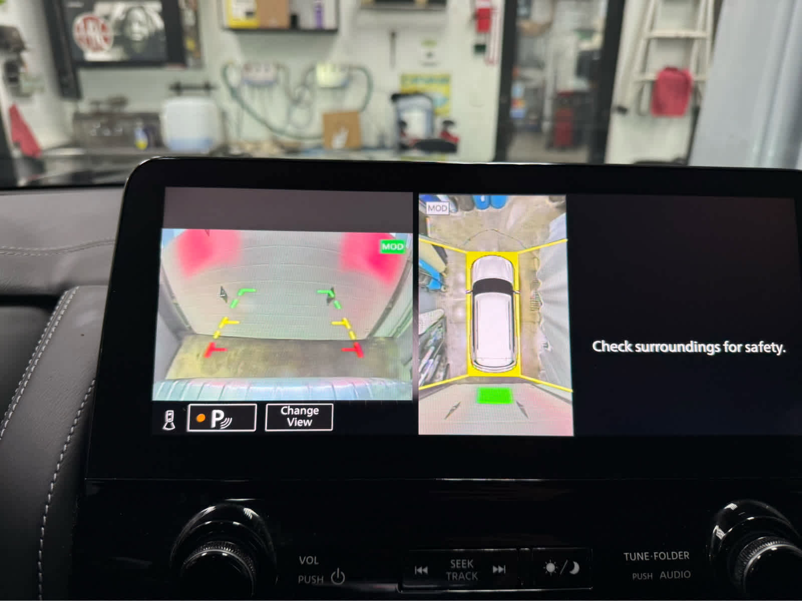 Used 2024 INFINITI QX80 Luxe w/ Cargo Package image 22