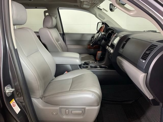 Used 2020 Toyota Sequoia Platinum AWD/4WD image 22