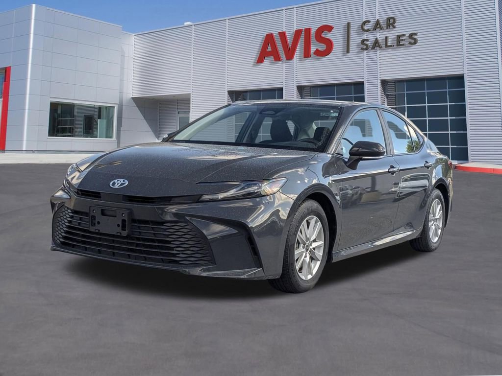 Used 2025 Toyota Camry LE image 1