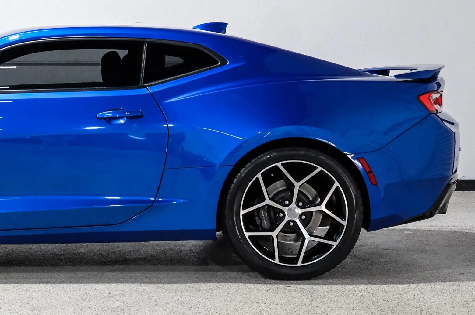 Used 2017 Chevrolet Camaro SS RWD image 15